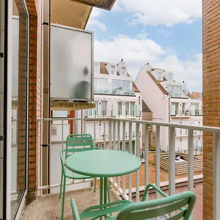 Casiola - Bright & Stylish With Balcony