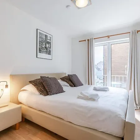 Casiola - Bright & Stylish With Balcony *