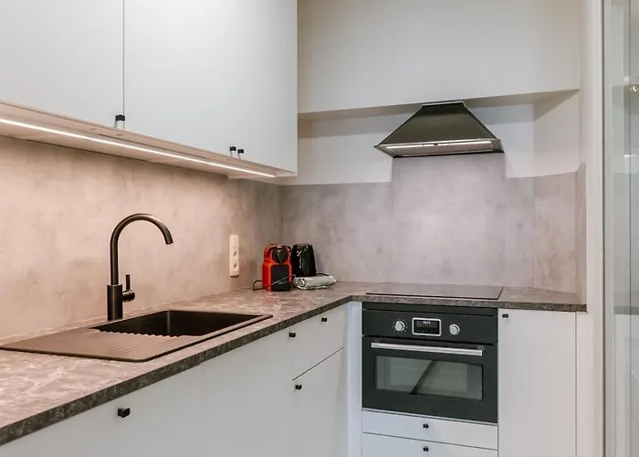 Apartament Casiola - Bright & Stylish With Balcony