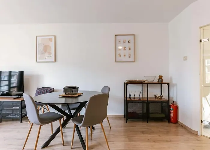 Casiola - Bright & Stylish With Balcony Appartement