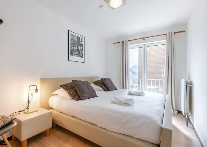 Casiola - Bright & Stylish With Balcony *